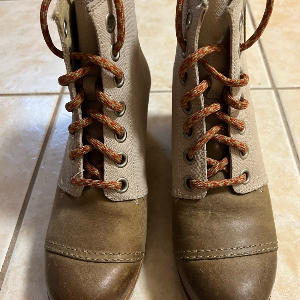 Sorel Joan of Arc booties